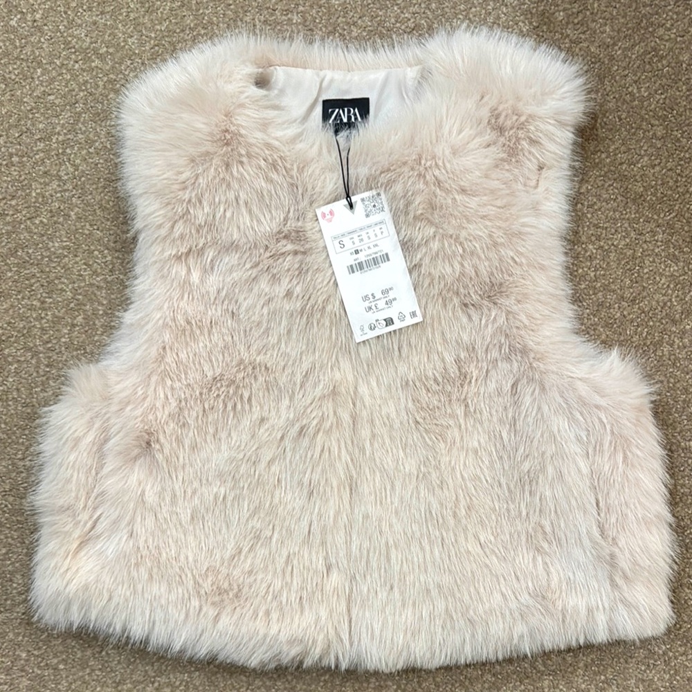 ZARA faux fur vest size small nwt